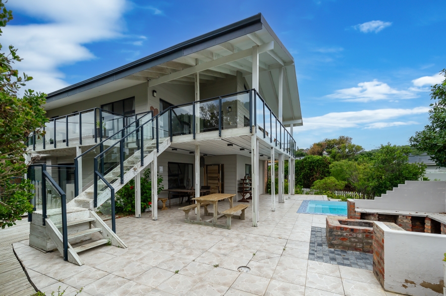 7 Bedroom Property for Sale in Kingfisher Creek Western Cape